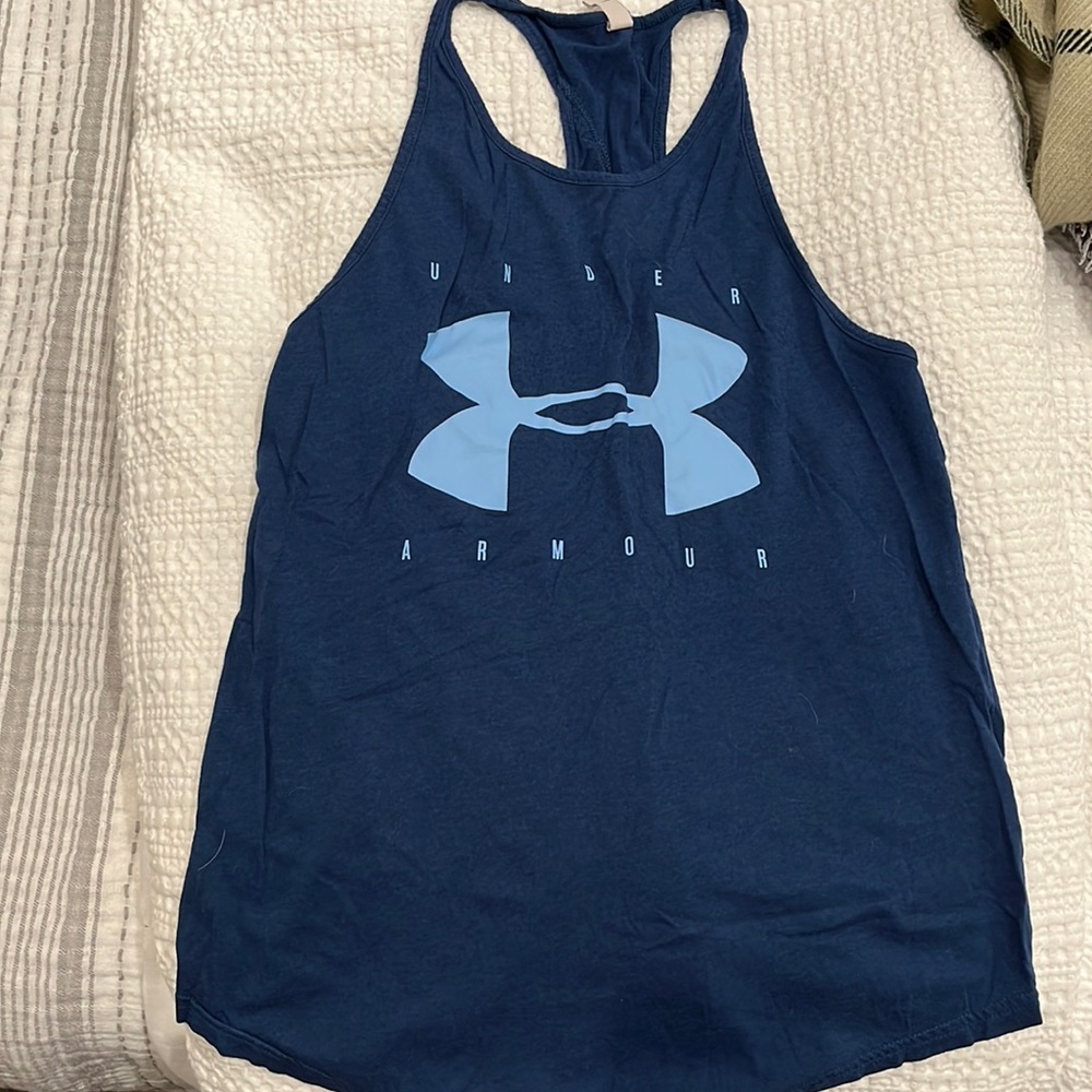 Women’s under armour workout tank! Size small. Lightly used!